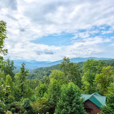 Komfy Kozy, 3 Bedrooms, Sleeps 10, Views, Game Room, Pool Access, Wifi Gatlinburg Exterior photo