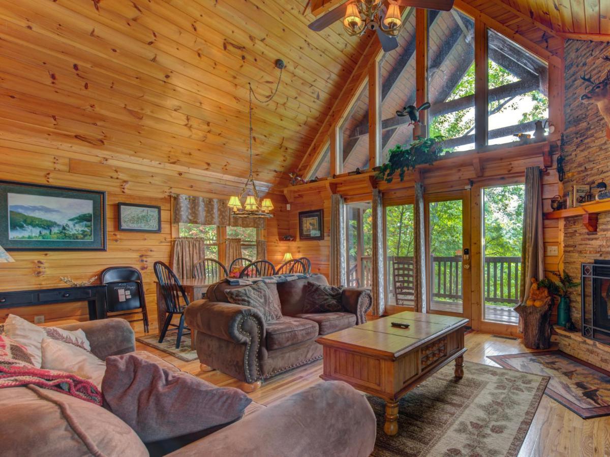 Komfy Kozy, 3 Bedrooms, Sleeps 10, Views, Game Room, Pool Access, Wifi Gatlinburg Exterior photo