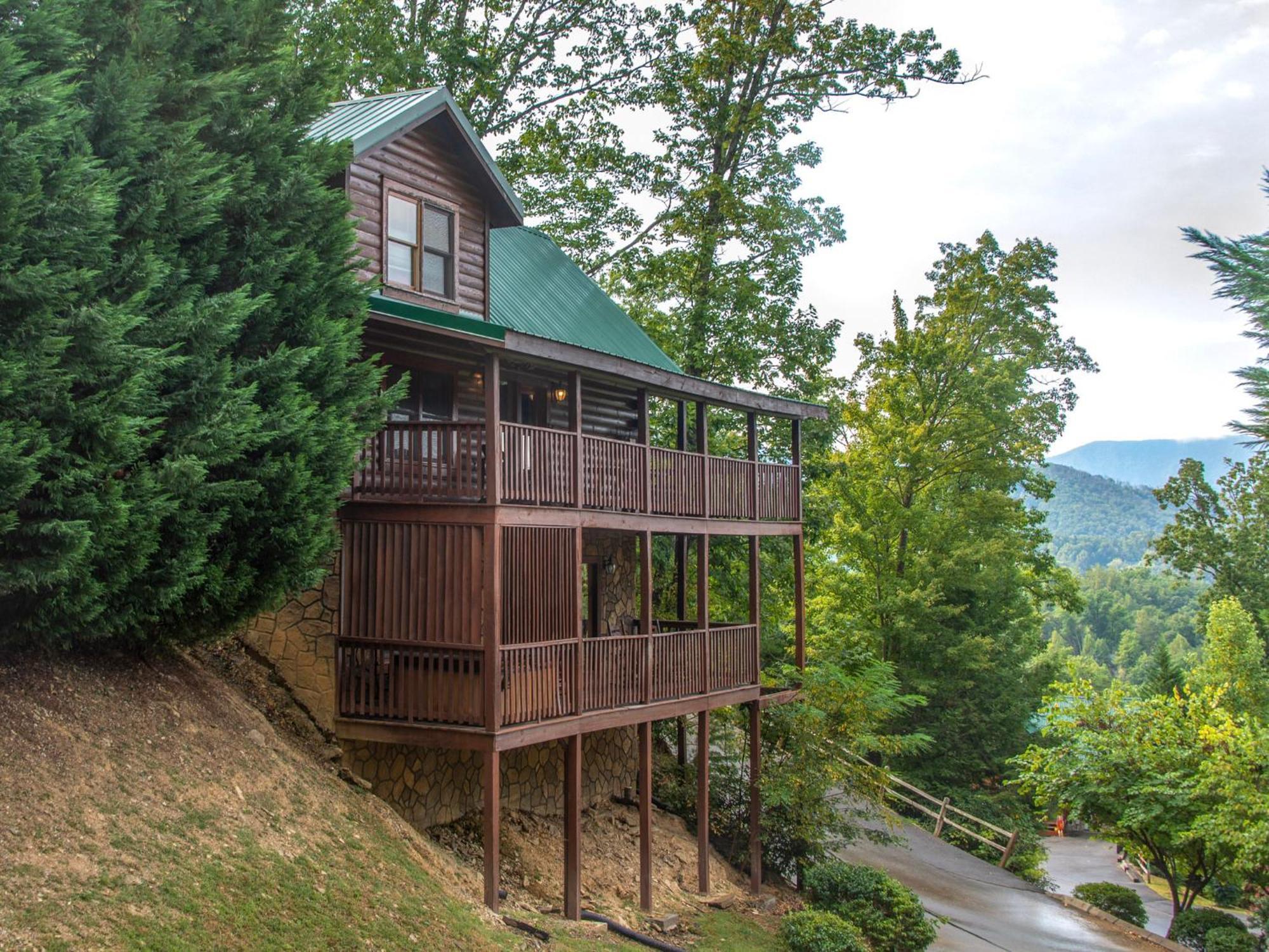 Komfy Kozy, 3 Bedrooms, Sleeps 10, Views, Game Room, Pool Access, Wifi Gatlinburg Exterior photo