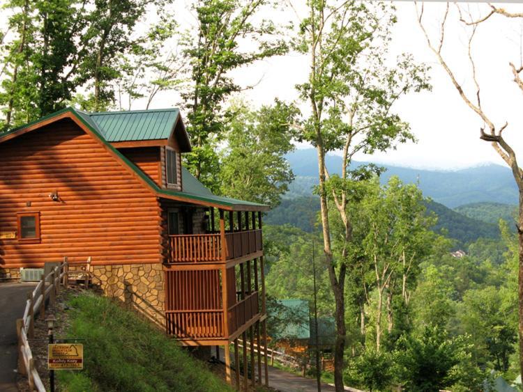 Komfy Kozy, 3 Bedrooms, Sleeps 10, Views, Game Room, Pool Access, Wifi Gatlinburg Exterior photo