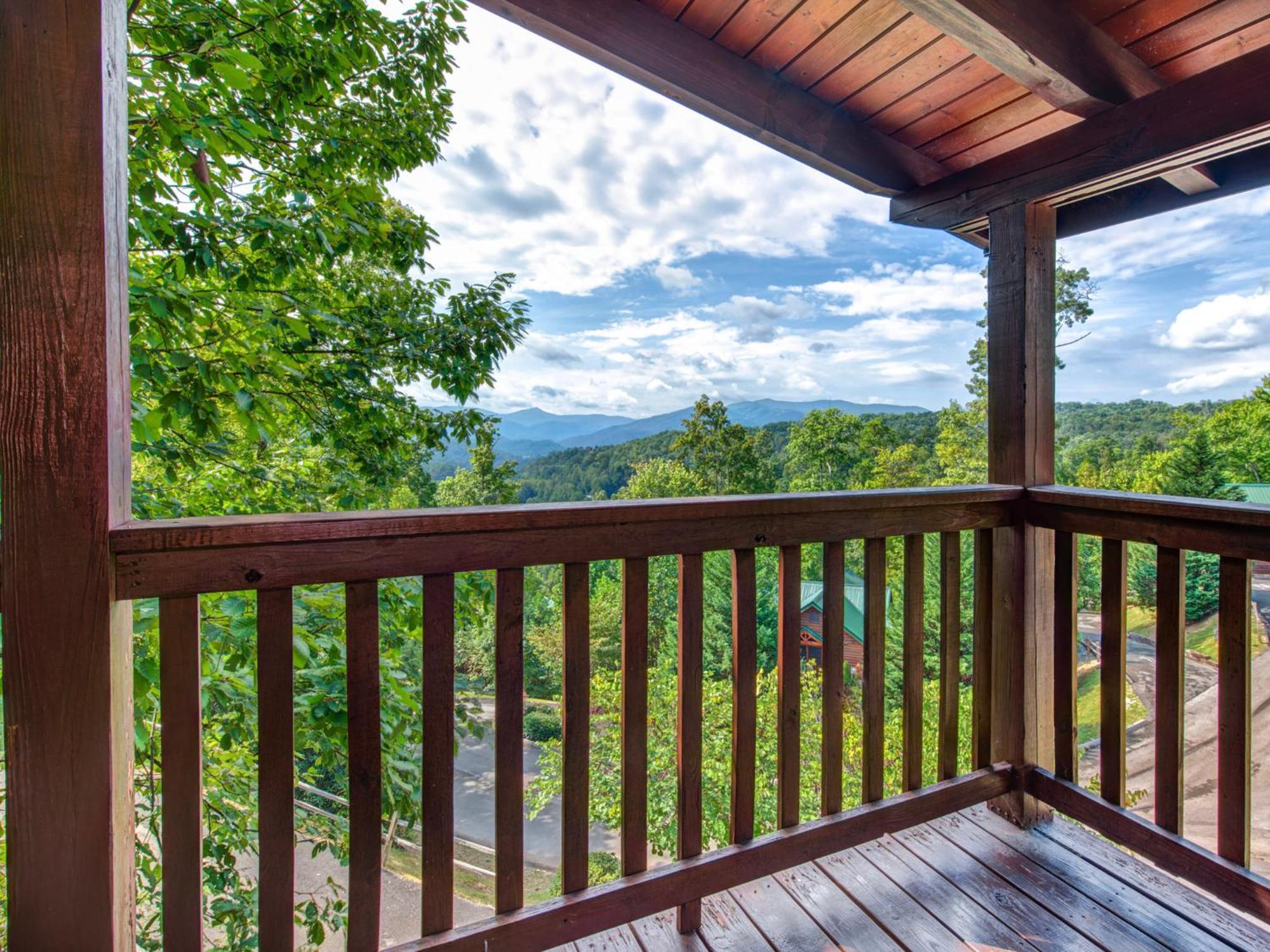 Komfy Kozy, 3 Bedrooms, Sleeps 10, Views, Game Room, Pool Access, Wifi Gatlinburg Exterior photo