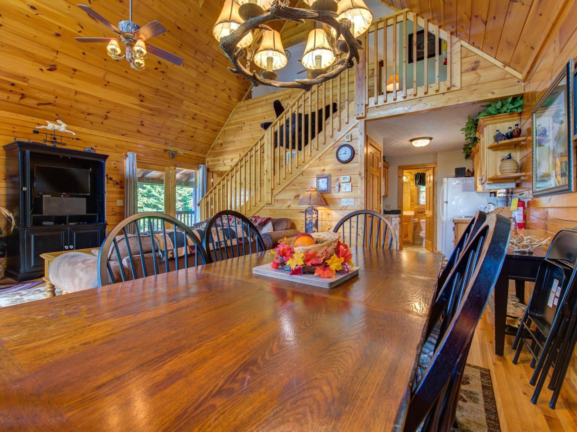 Komfy Kozy, 3 Bedrooms, Sleeps 10, Views, Game Room, Pool Access, Wifi Gatlinburg Exterior photo